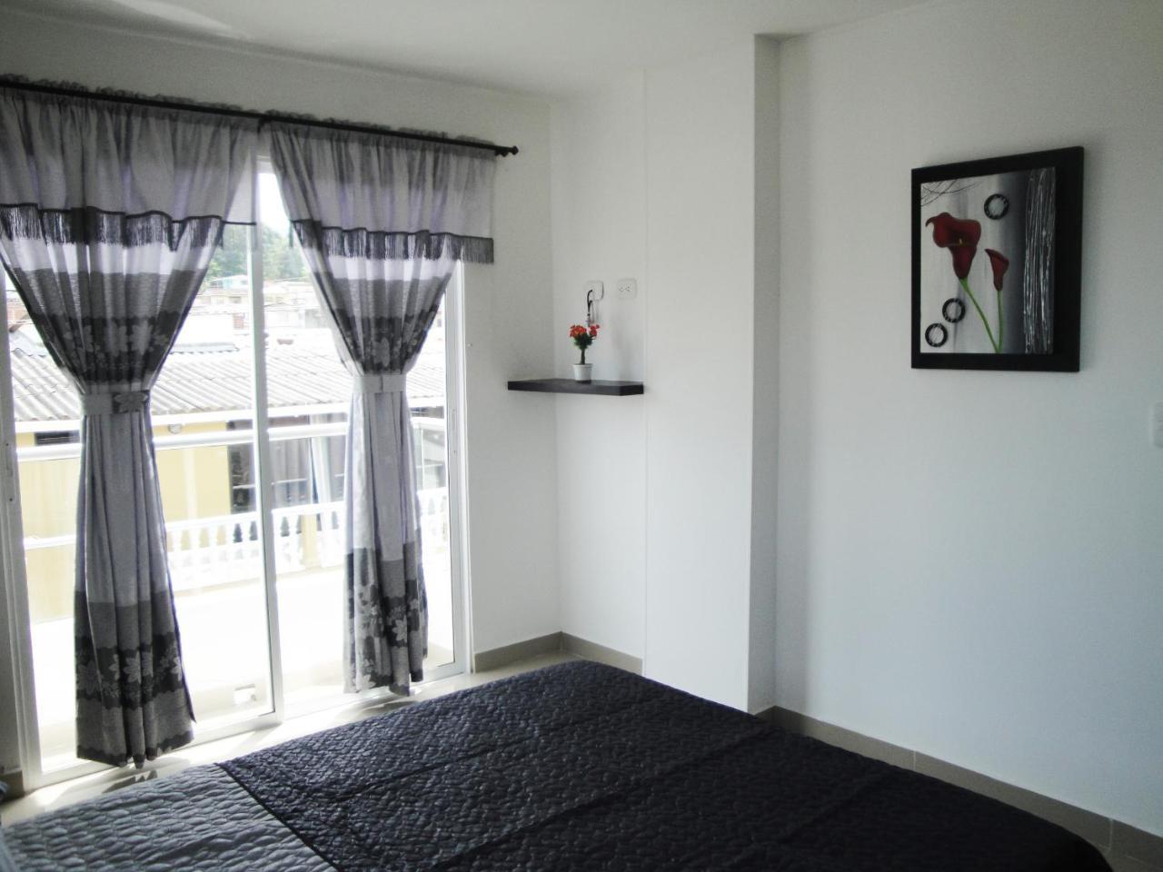 Santa Isabel Centro 401 Apartment Санта Роса де Кабал Екстериор снимка